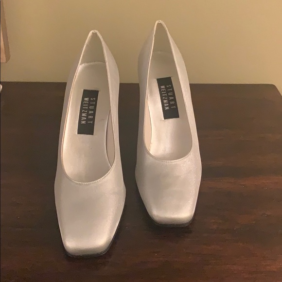 stuart weitzman silver pumps